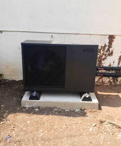 Grant Aerona R290 air source heat pump installation in Maidenhead installed by Heppelthwaite - Red Van Plumbers